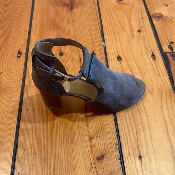 Jack Rogers Gray Taupe Suede Peep Toe Open Booties, size 7 - Picture 3 of 9